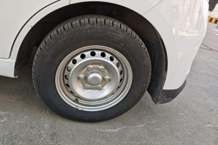 Used Wuling Yangguang 2025 Model 400km Bus Edition—Comfort Edition