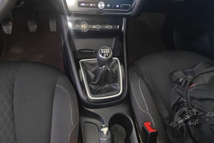 Used Roewe i5 2020 1.5L Manual 4G Connect Luxury Edition
