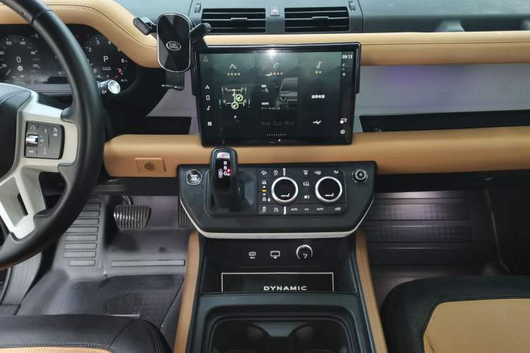 Used Land Rover Defender 2024 110 3.0T P400 X-DYNAMIC HSE Gear Lever