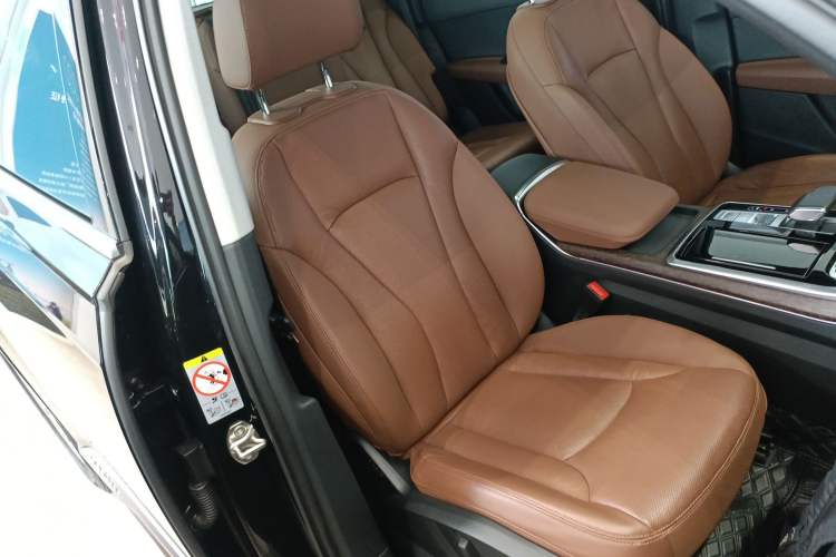 Used Audi Q7 2021 45 TFSI quattro S line Sport model Right Front Seat