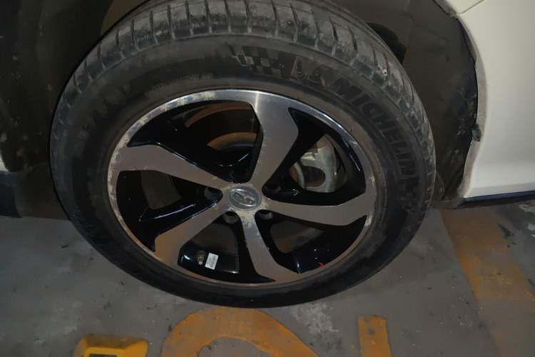 Used BYD S7 2016 2.0T Automatic Prestige Plus Right Front Wheel Hub