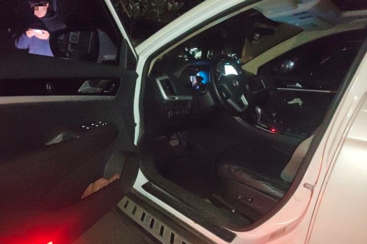 Used Dongfeng Aeolus AX7 2015 2.3L Automatic ZhiZun Version