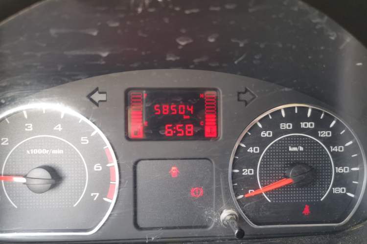 Used Wuling Hongguang V 2021 1.5L Jingqu Version LAR Odometer Close Up