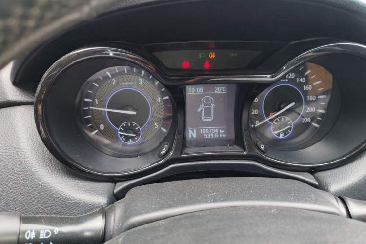 Used JMC Yusheng S350 2013 2.4T Automatic 2WD Diesel Ultra-Luxury 7-Seater Instrument Cluster