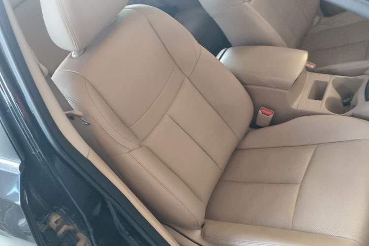 Used Nissan X-Trail 2014 2.0L CVT Comfort Edition 2WD Right Front Seat