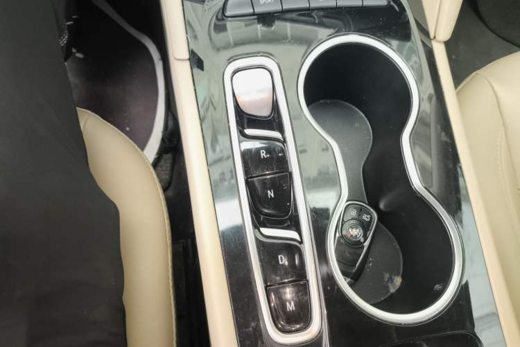 Used Buick Regal 2020 552T Elite Edition Gear Lever