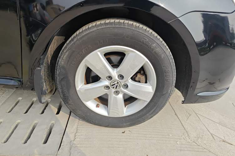 Used Volkswagen Lavida 2011 1.6L Manual Joy Version
