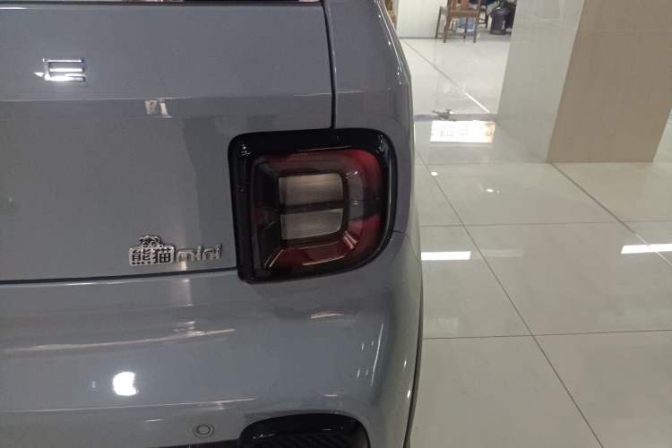 Used Geely Galaxy Panda 2024 200km Panda Kart Right Rear Taillight