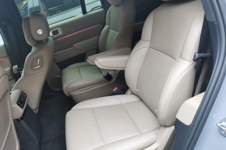 Used Li Auto L8 2025 Ultra Smart Refreshed Edition
