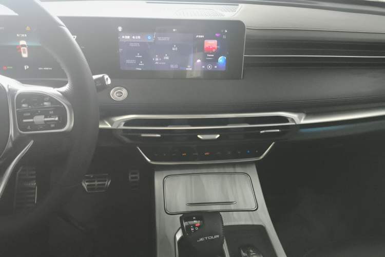 Used JETOUR X70 PLUS 2023 1.6T DCT Stronger 5-Seater