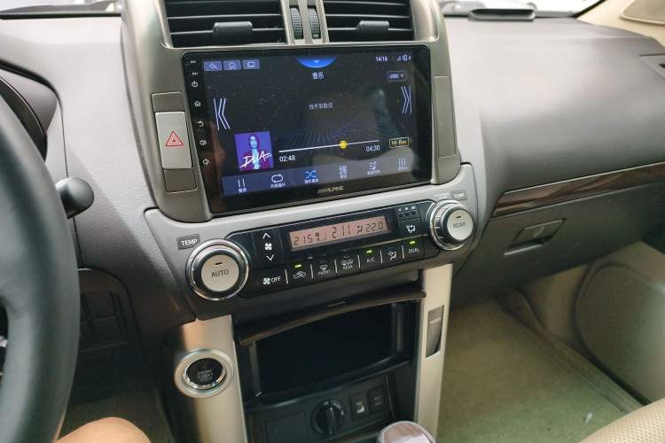 Used Toyota Prado 2010 4.0L Automatic TX Audio And AC Panel