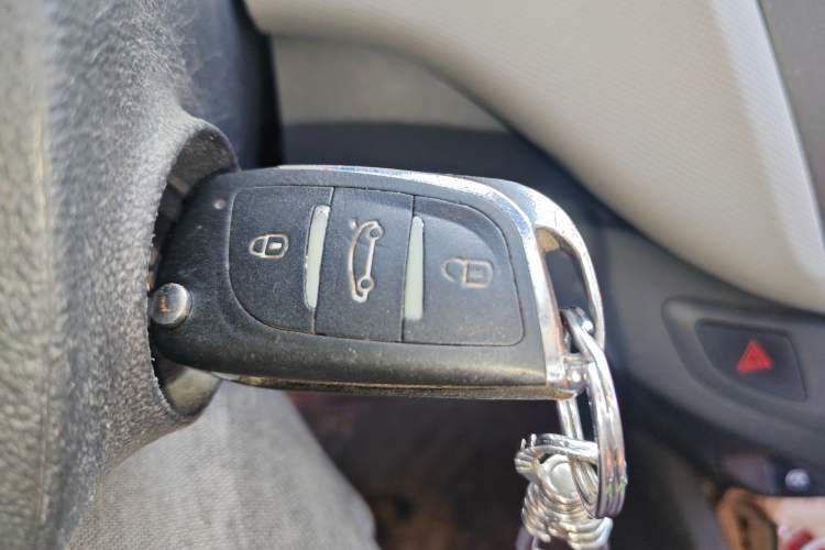 Used Chevrolet Sail 2015 Sail 3 1.5L AMT Happiness Sunroof Edition