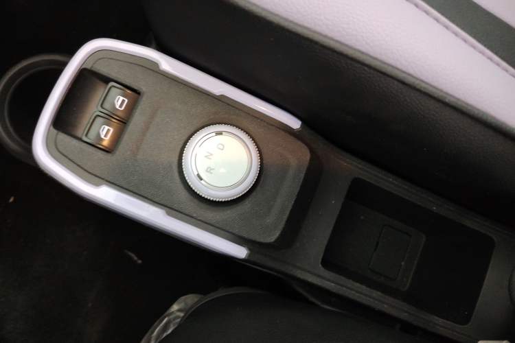 Used Chery New Energy QQ Ice Cream 2022 120km Conical Shape Lithium Iron Phosphate