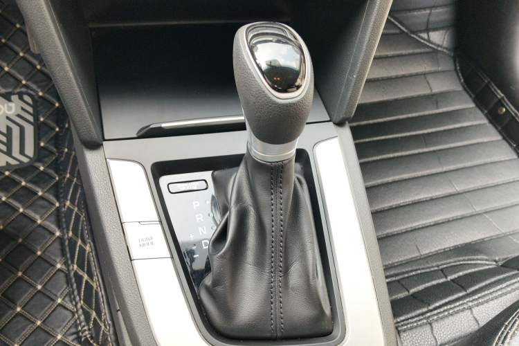 Used Hyundai Elantra (6th Generation / Lingdong) 2016 1.6L Automatic ZhiXuan – Elite Version