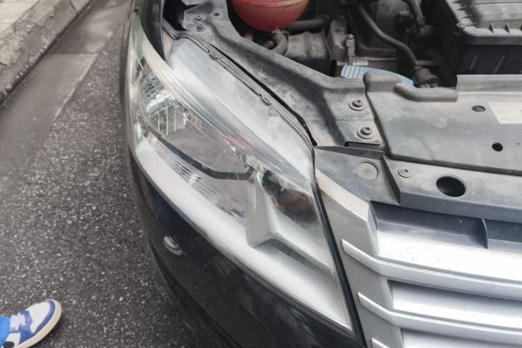 Used Volkswagen Santana 2013 1.4L Manual Fashion Edition Right Front Headlight