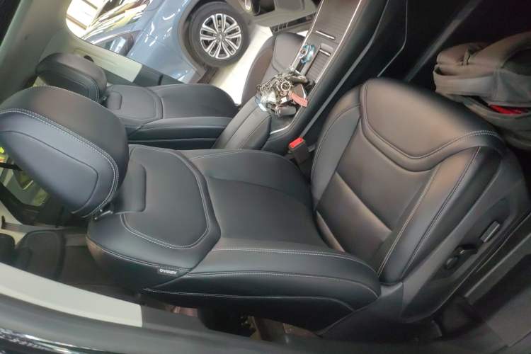 Used Ford Explorer 2024 2.3T EcoBoost All-Wheel Drive Stylish Plus Version 7 Seats