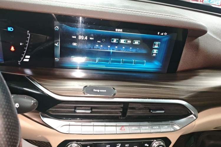 Used Bestune T77 2019 230 TID Automatic Luxury Version National V Audio And AC Panel