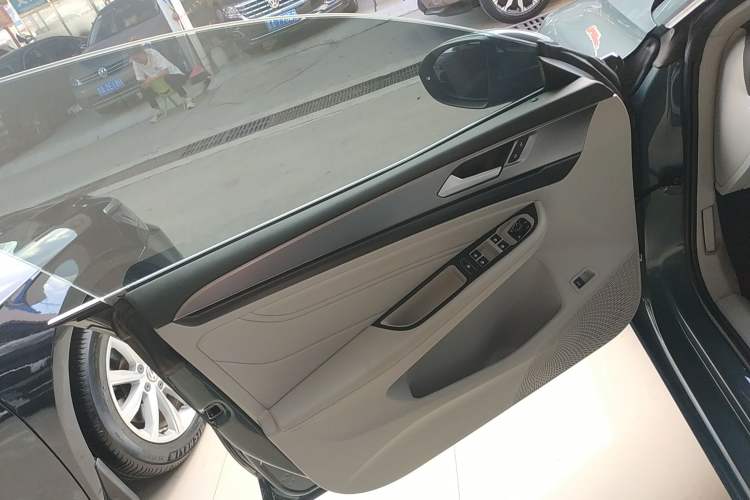 Used Volkswagen Lamando 2024 Lavida L 280TSI DSG Cool & Spicy Edition