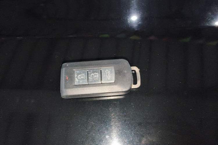 Used Mitsubishi Outlander 2016 2.4L 4x4 Luxury Edition 7-Seater
