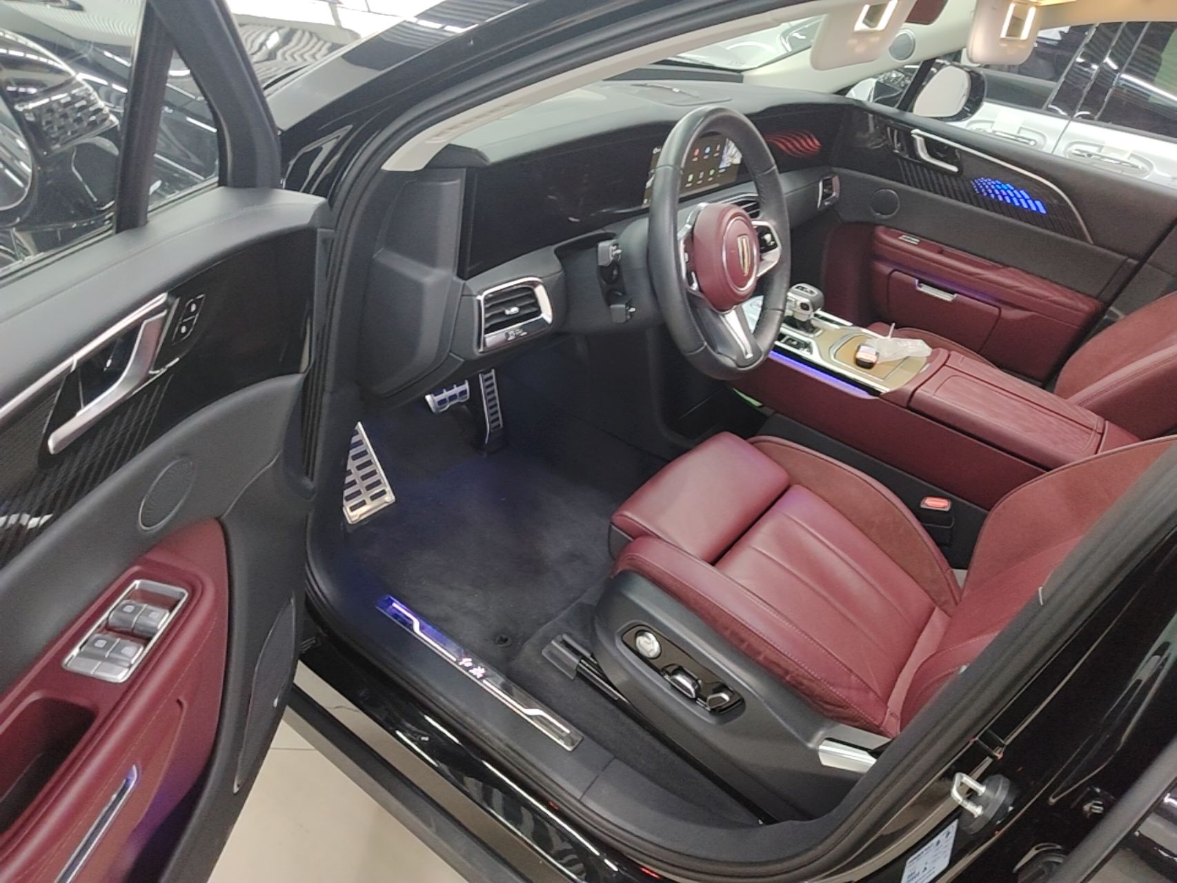 Hongqi E-HS9 2022 690 km Range Flagship Edition Six Seats — снимка 18