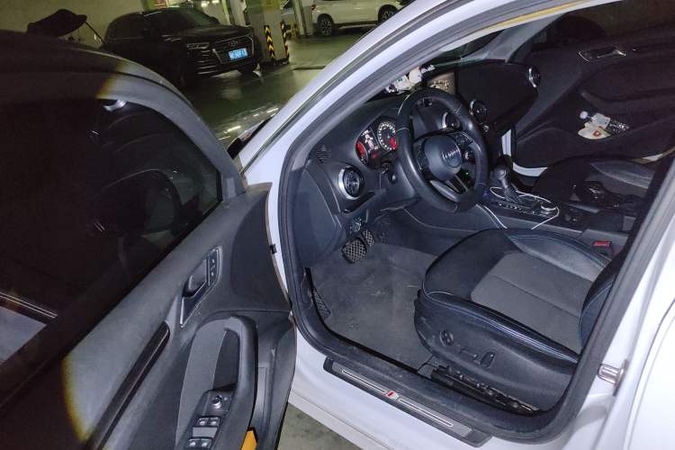 Used Audi A3 2018 30th Anniversary Edition Sportback 35 TFSI Fashion Model
