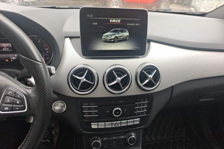 Used Mercedes-Benz B-Class 2017 B 200 Sport Edition Audio And AC Panel