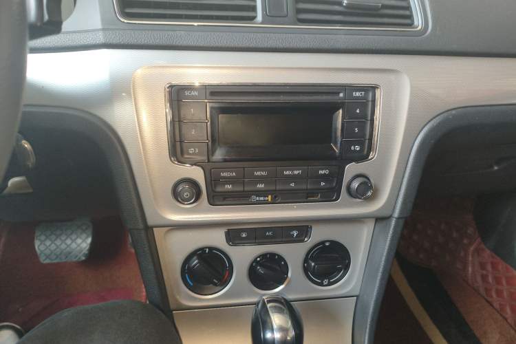 Used Volkswagen Gran Lavida 2013 1.6L Automatic Comfort Model