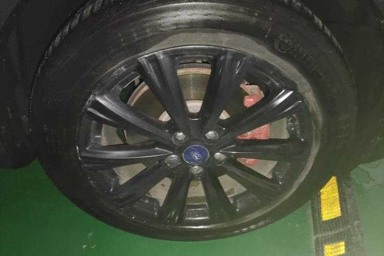 Used Ford Kuga 2018 EcoBoost 245 Four-Wheel Drive Luxury Wing Model Right Front Wheel Hub