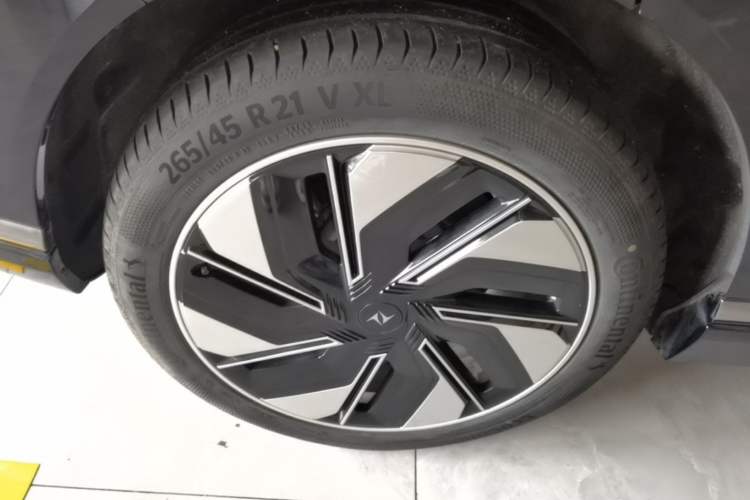 Used Dongfeng eπ eπ008 2024 210Max Range-Extended Version 6 Seats
