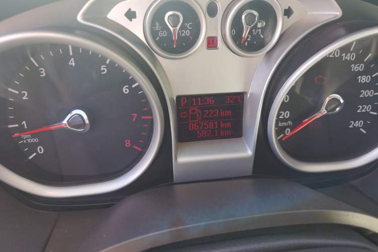 Used Ford Focus 2011 Hatchback 1.8L Automatic Fashion Edition
