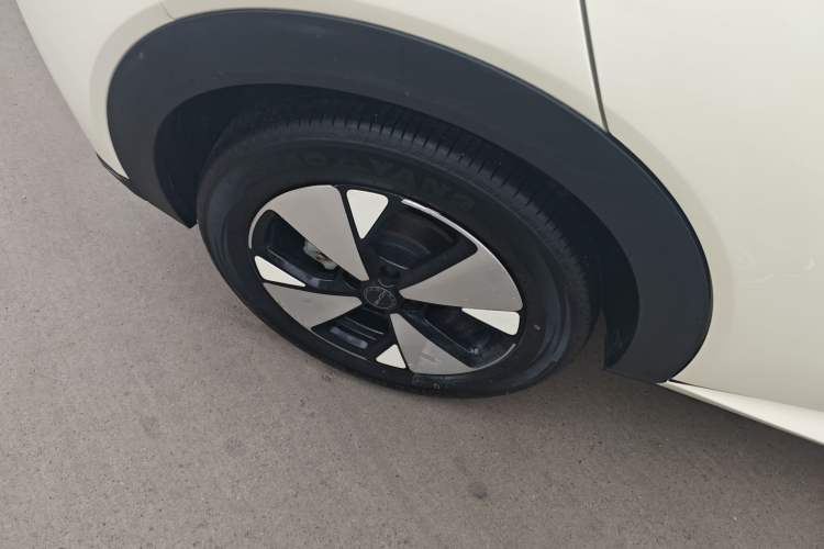 Used BYD Dolphin 2023 420 km Free Version Right Rear Wheel Hub