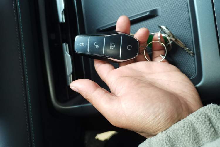 Used BYD Qin PLUS 2025 DM-i Smart Drive 55KM Leading Model Vehicle Key