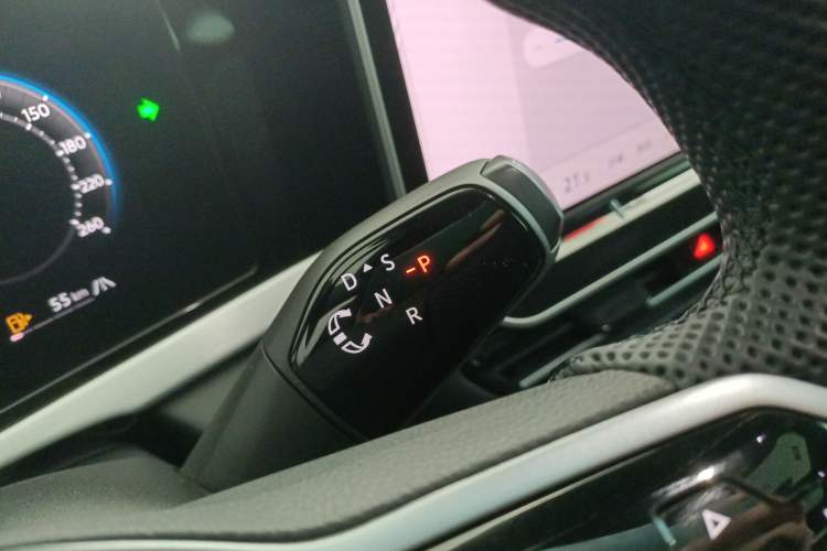 Used Volkswagen Passat 2025 Pro 380TSI Starry Dragon Luxury Edition