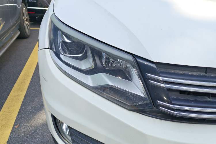 Used Volkswagen Tiguan L 2013 1.8 TSI Automatic All-Wheel Drive Luxury Model
