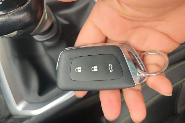 Used Baojun RM-5 2019 1.5T Manual Elite Version with 24-Hour Online Service 6 Seats
