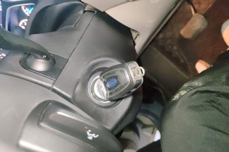 Used Ford Kuga 2013 2.0L GTDi Four-Wheel-Drive Elite Model Vehicle Key