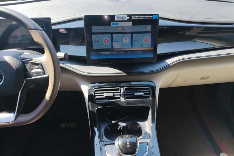 Used BYD Qin PLUS 2024 HONOR Edition DM-i 55KM Leading Model
