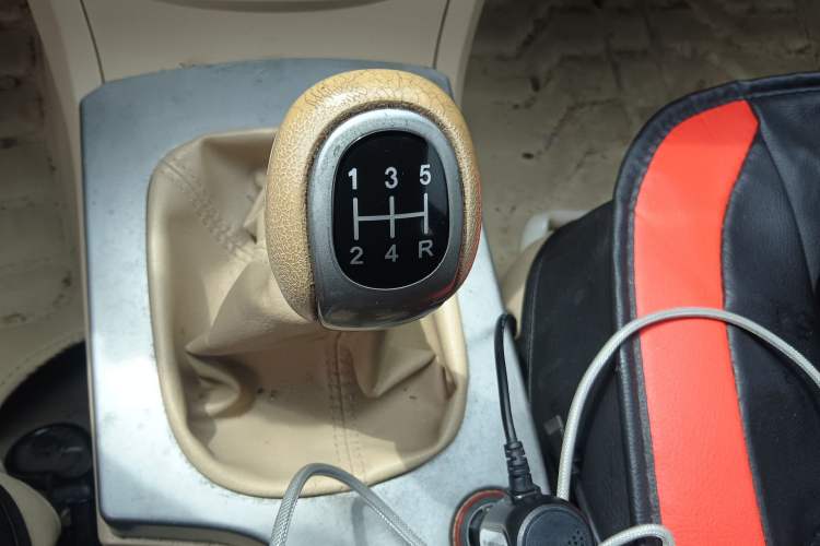 Used Roewe 350 2013 350S 1.5L Manual Xunchi Edition Gear Lever