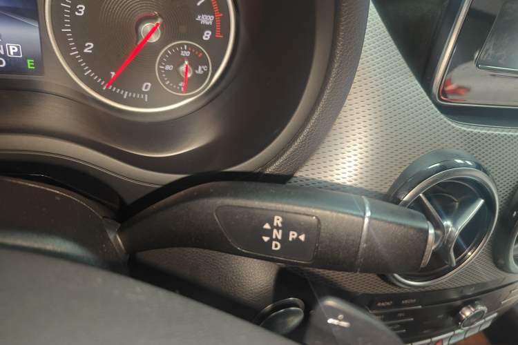 Used Mercedes-Benz B-Class 2015 B 200 Fashion Model Gear Lever