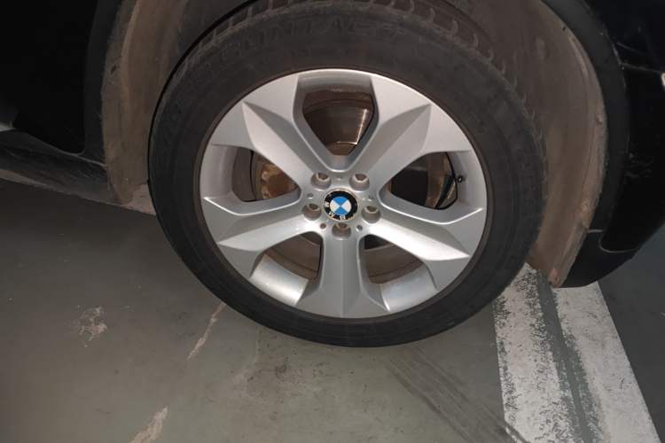 Used BMW X6 2012 xDrive35i Right Front Wheel Hub
