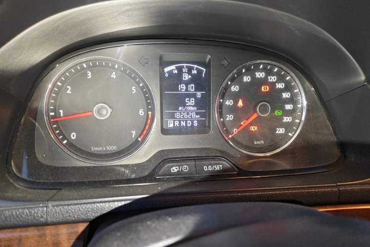 Used Volkswagen Lavida 2013 1.6L Automatic Comfort Edition
