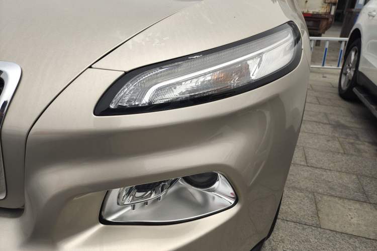 Used Jeep Cherokee 2016 2.4L Leading Edition Left Front Headlight