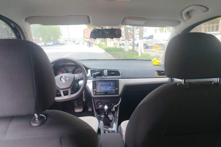 Used Volkswagen Lavida 2015 1.6L Automatic Fashion Edition Headliner