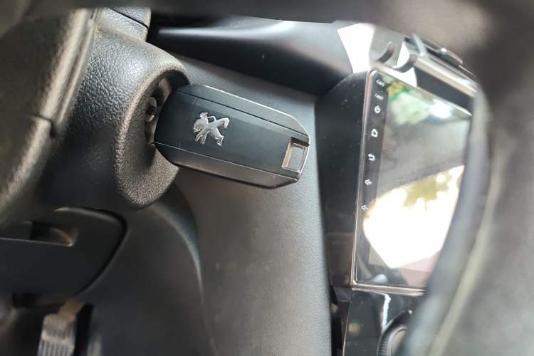 Used Peugeot 3008 2016 2.0L Automatic Classic Edition