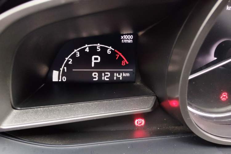 Used Mazda CX-4 2018 2.0L Automatic Two-Wheel Drive Blue Sky Dynamic Version China V Standard Odometer Close Up