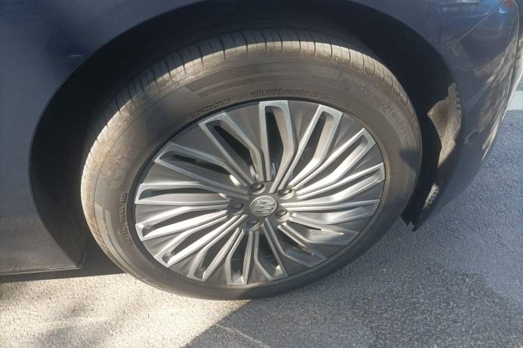 Used Buick L7 2025 Model Luxury Leisure Smart Driving Edition Right Rear Wheel Hub