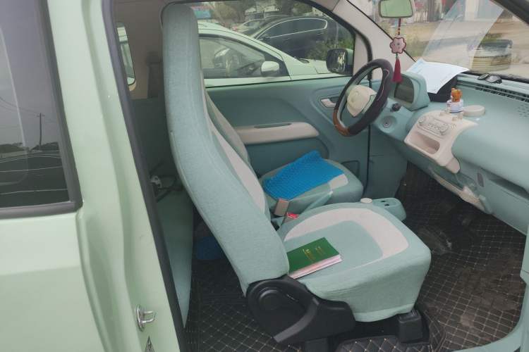 Used LINGBOX uni 2023 Sweet Edition Right Front Seat