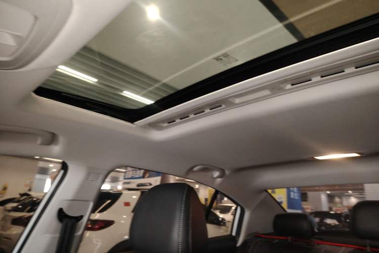 Used Roewe i5 2020 1.5L Automatic 4G Connect Luxury Flagship Edition