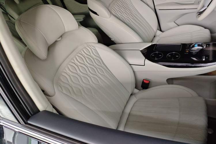 Used FORTHING Xinghai V9 2024 1.5TD 200km Qingyunti Series Flagship Edition Right Front Seat