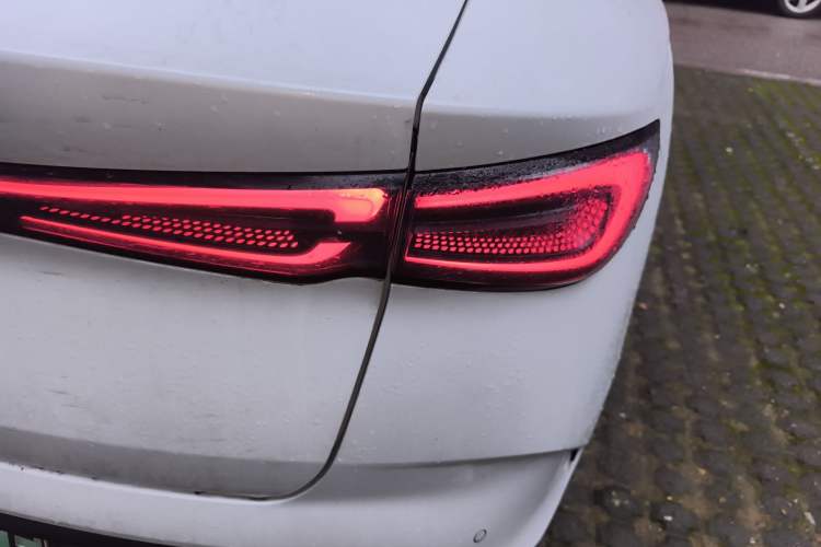 Used BYD Seal 06 New Energy 2024 DM-i 80KM Luxury Model Right Rear Taillight